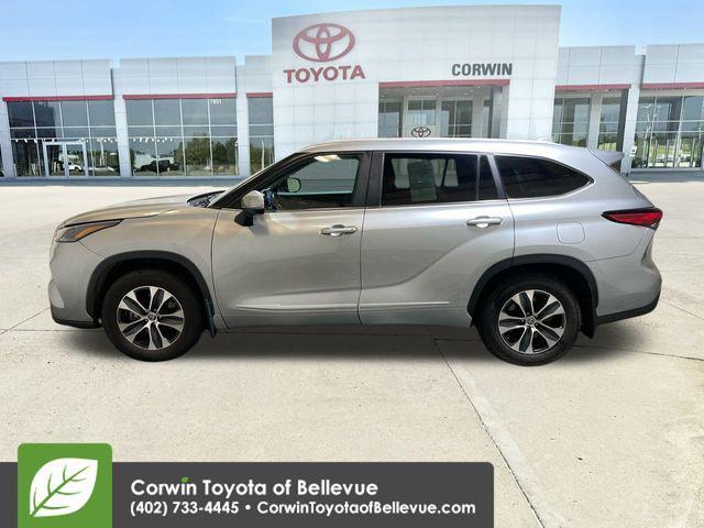 used 2023 Toyota Highlander car, priced at $31,500