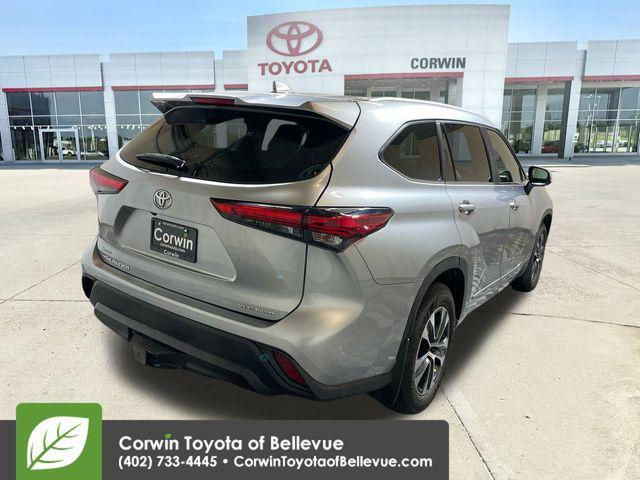 used 2023 Toyota Highlander car, priced at $31,500