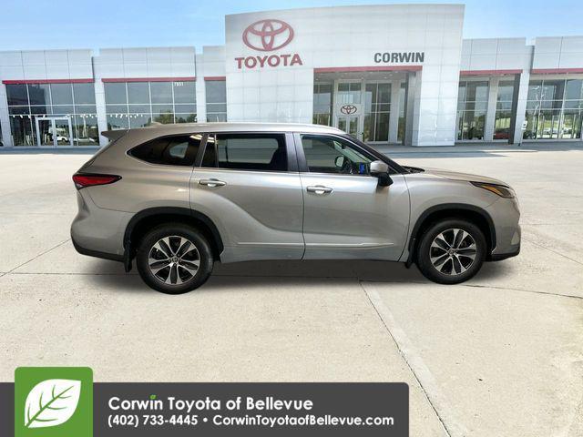 used 2023 Toyota Highlander car, priced at $31,500