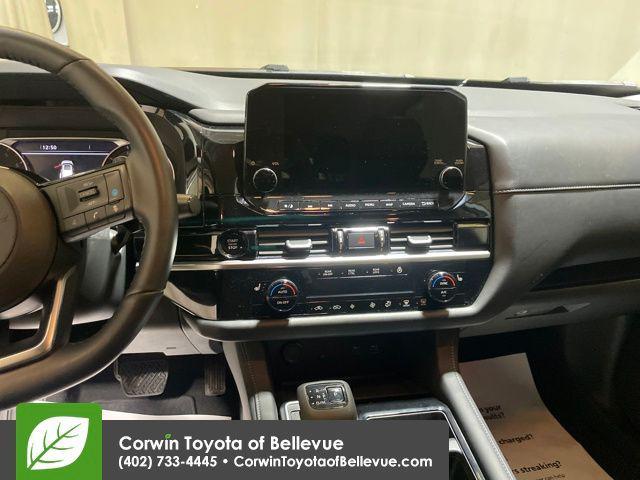 used 2025 Nissan Pathfinder car, priced at $33,500