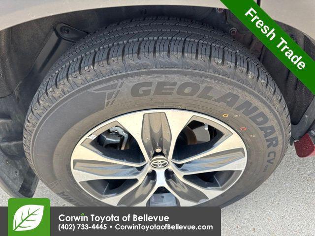 used 2022 Toyota Highlander car, priced at $37,500