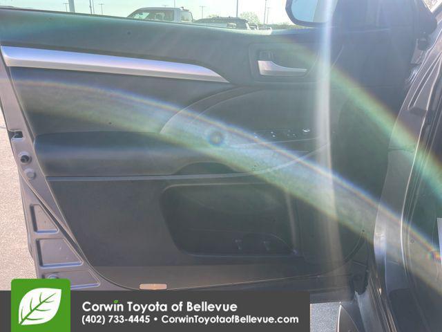 used 2019 Toyota Highlander car, priced at $26,800