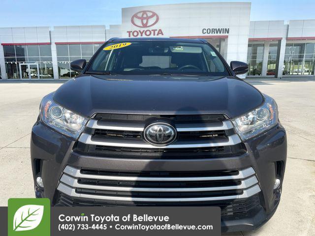 used 2019 Toyota Highlander car, priced at $26,800