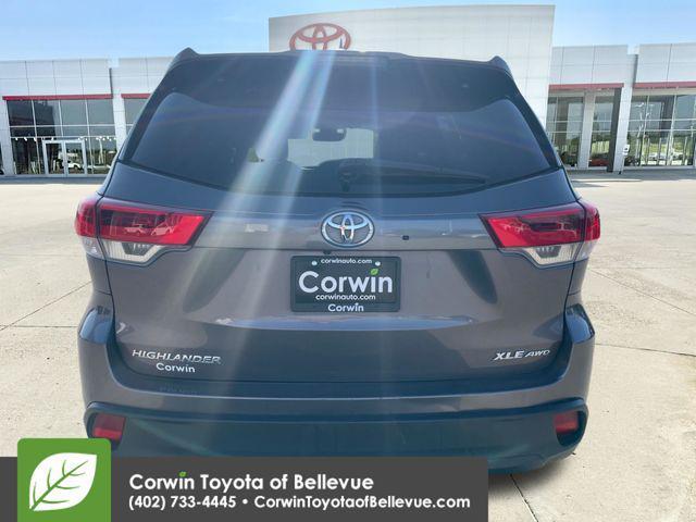 used 2019 Toyota Highlander car, priced at $26,800