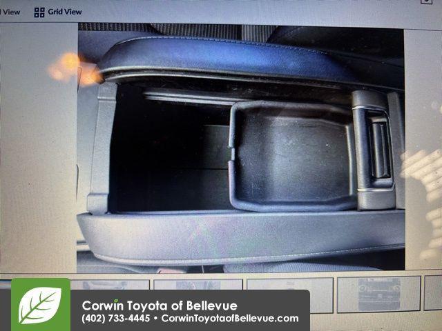 used 2024 Toyota Highlander car, priced at $33,500