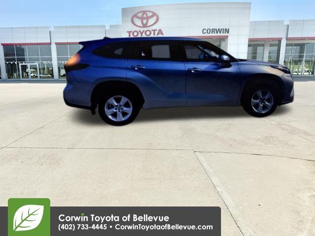 used 2024 Toyota Highlander car, priced at $33,500