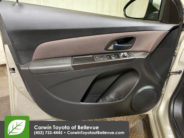 used 2015 Chevrolet Cruze car, priced at $8,900