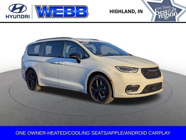 used 2025 Chrysler Pacifica car, priced at $33,086