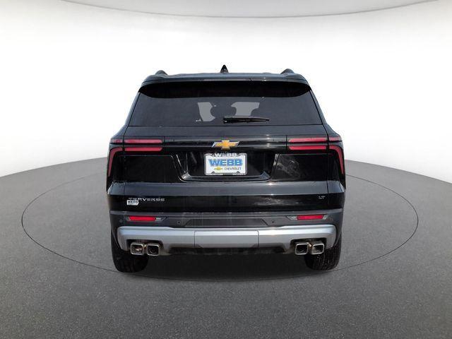 used 2024 Chevrolet Traverse car, priced at $29,989