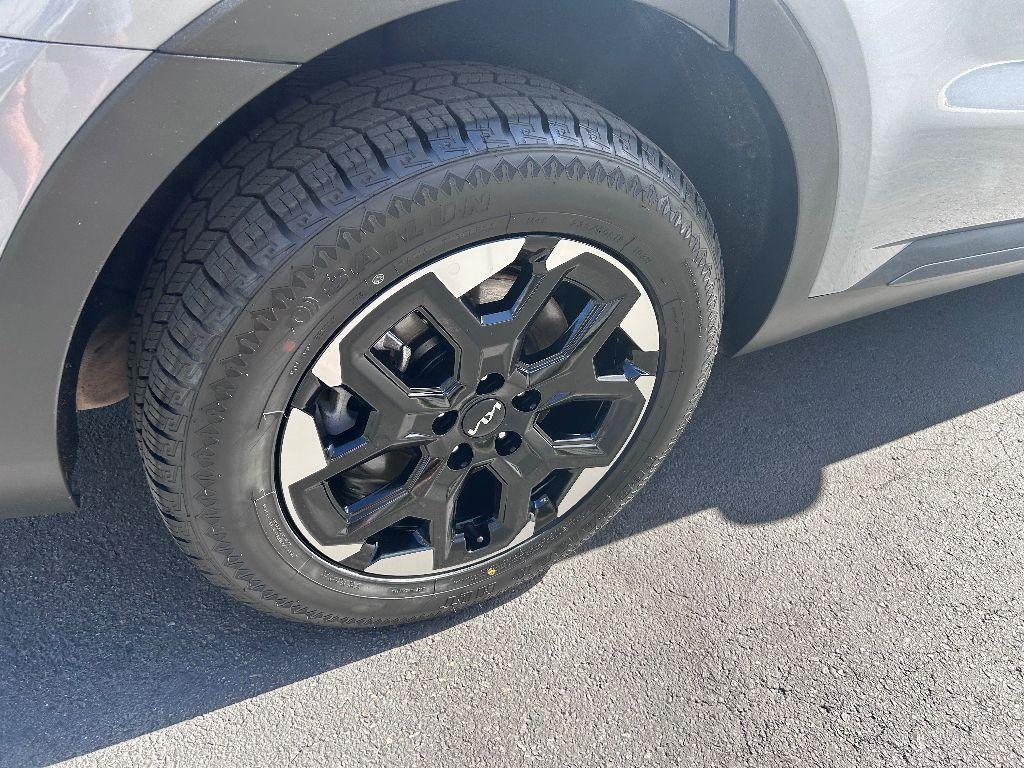 used 2024 Kia Sorento car, priced at $28,450