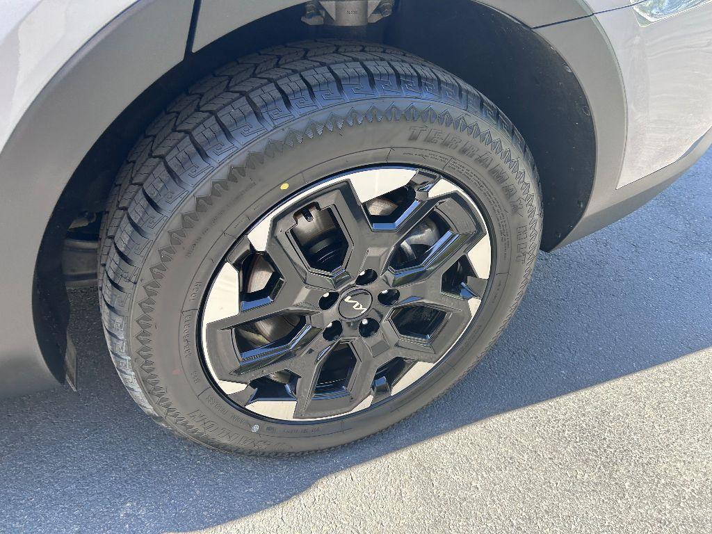 used 2024 Kia Sorento car, priced at $28,450