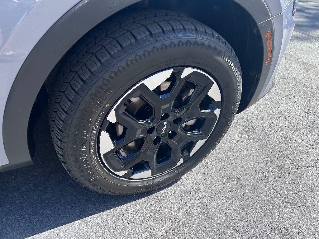 used 2024 Kia Sorento car, priced at $28,450