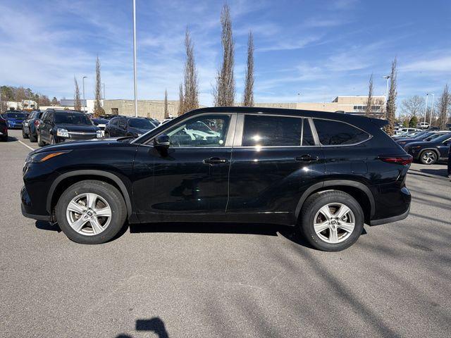 used 2024 Toyota Highlander car, priced at $31,295
