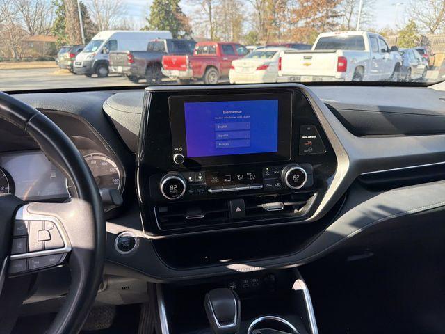 used 2024 Toyota Highlander car, priced at $31,295