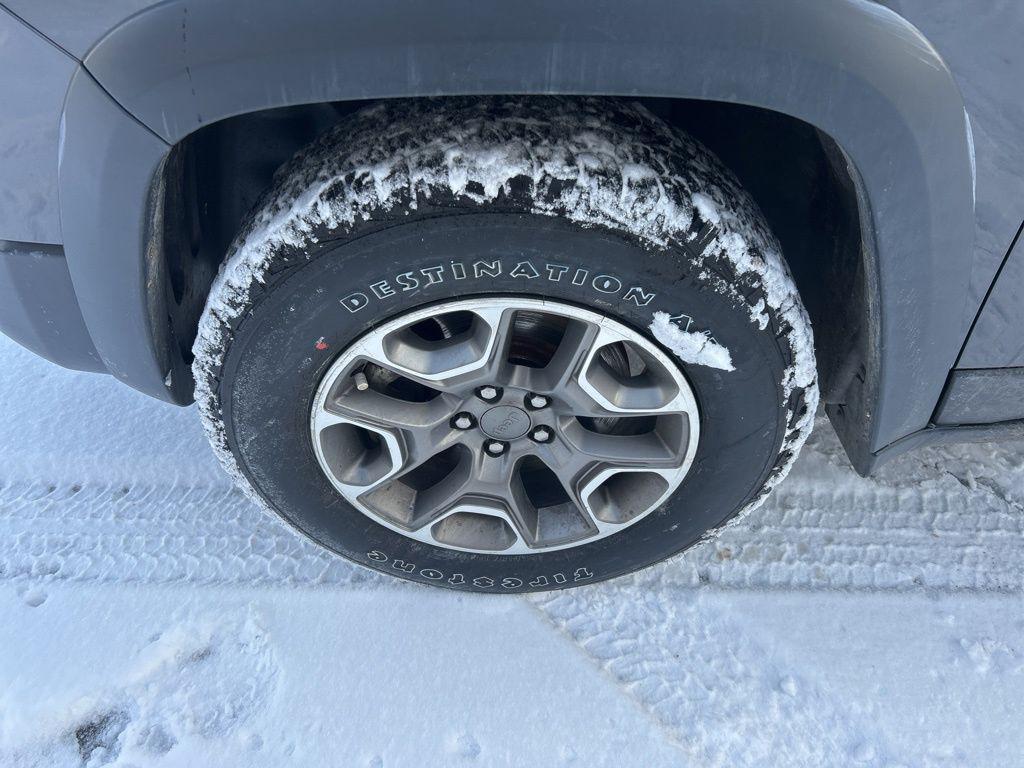 used 2022 Jeep Cherokee car, priced at $19,900