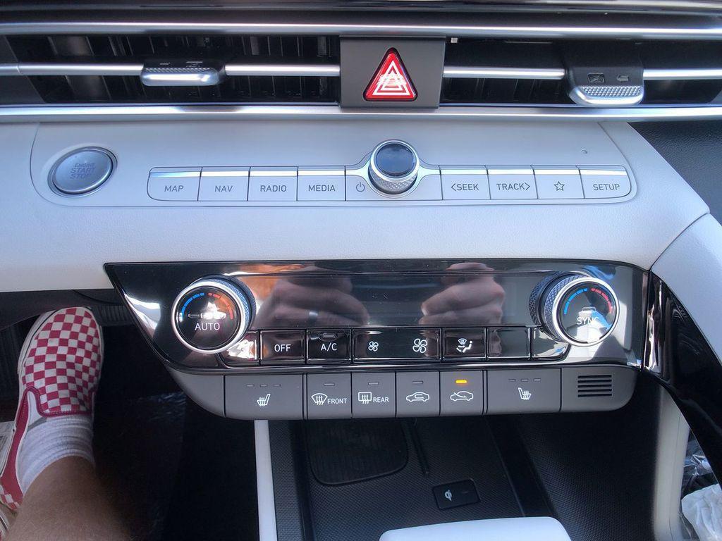 new 2025 Hyundai Elantra car, priced at $27,815