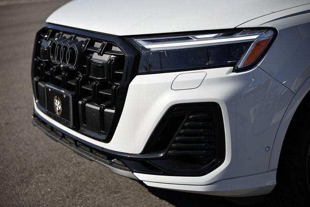 new 2025 Audi Q7 car, priced at $71,998