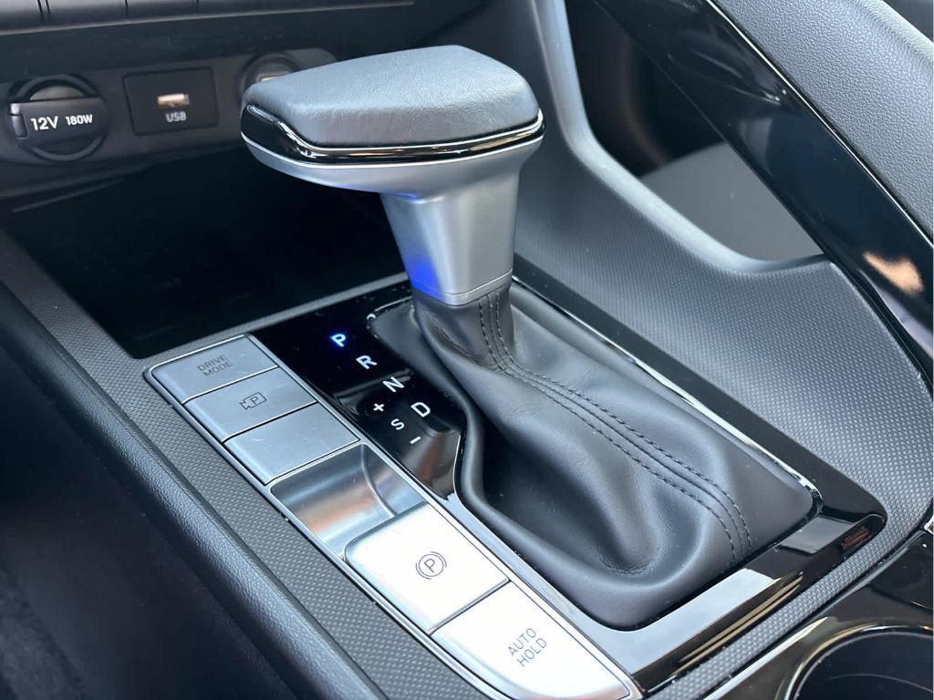 used 2022 Hyundai Elantra car, priced at $20,224