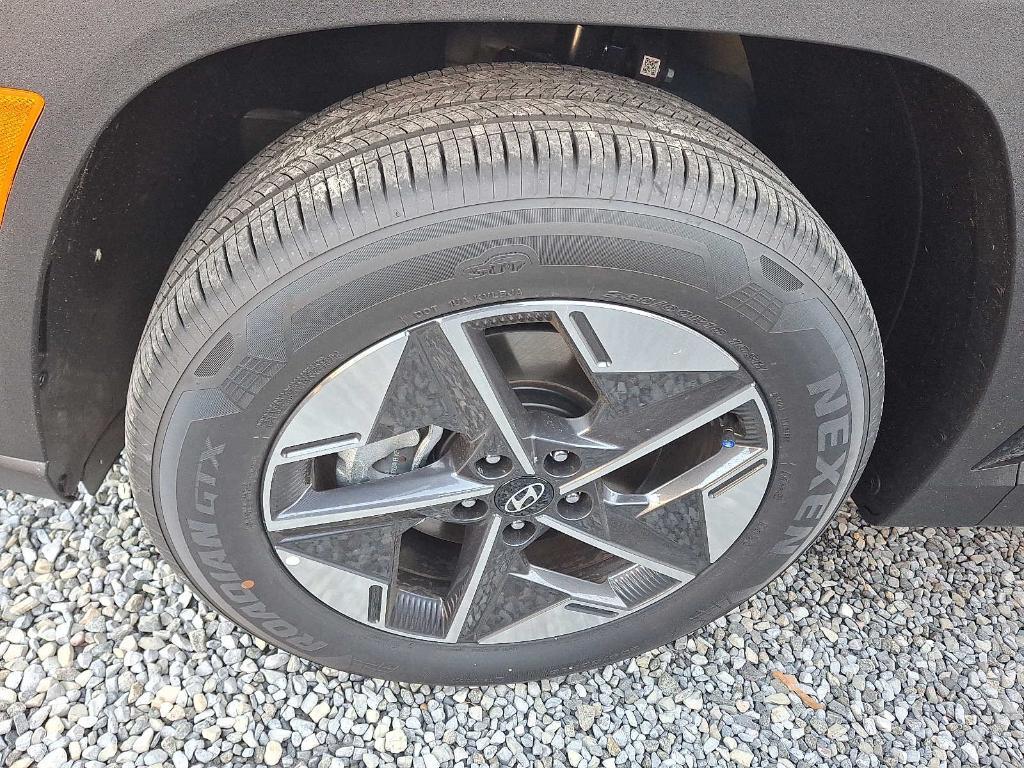 new 2026 Hyundai TUCSON Hybrid car, priced at $36,395