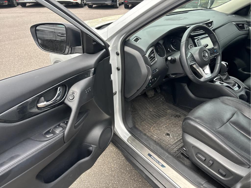 used 2019 Nissan Rogue car, priced at $17,444