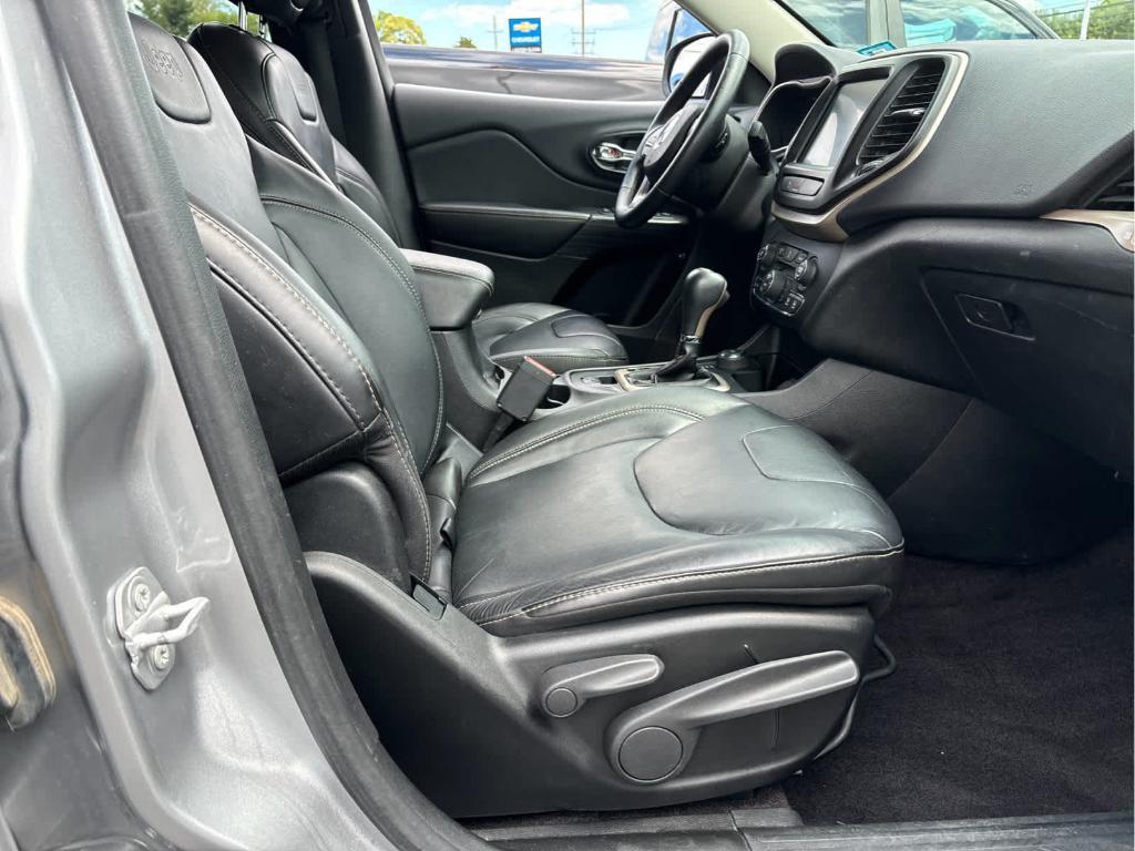 used 2017 Jeep Cherokee car, priced at $11,244
