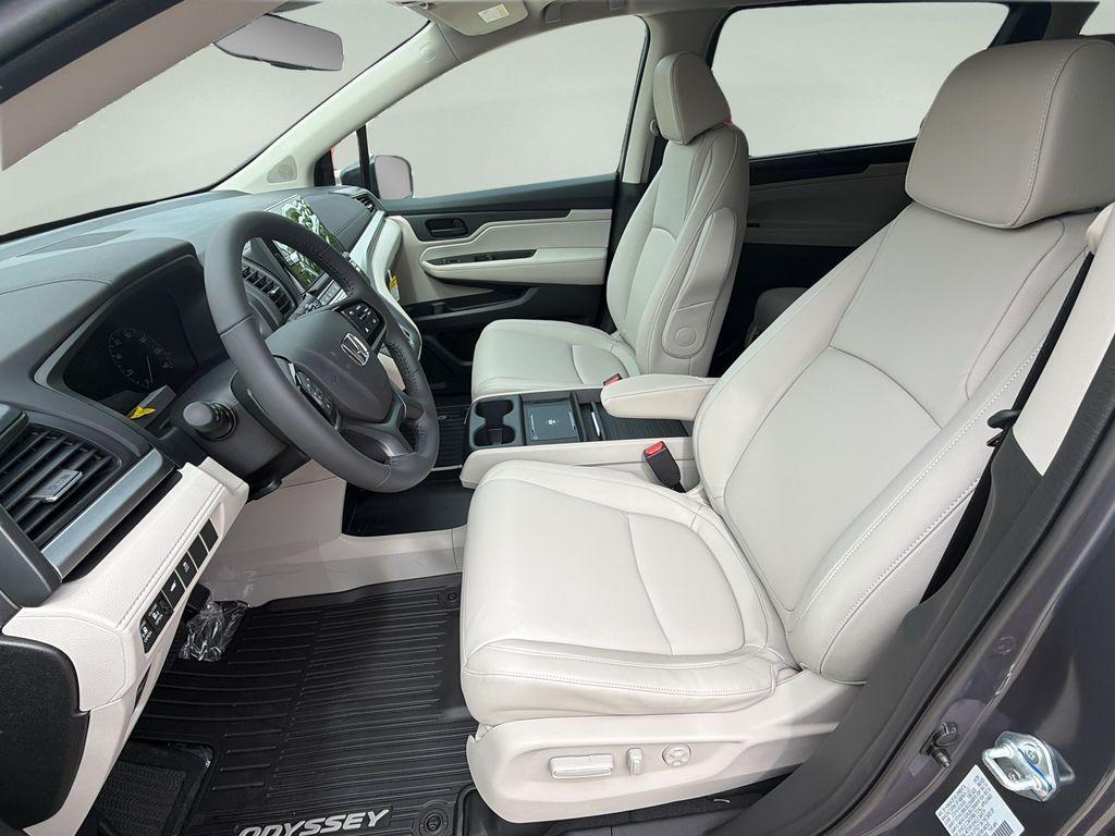 new 2026 Honda Odyssey car, priced at $43,839