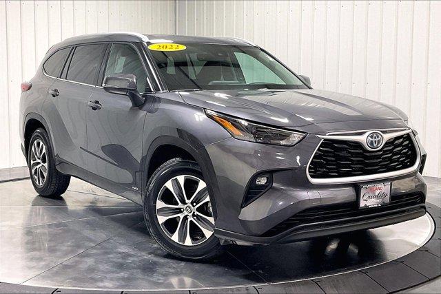 used 2022 Toyota Highlander car, priced at $39,975