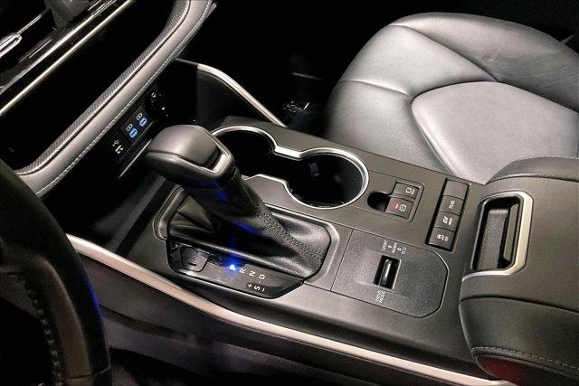 used 2022 Toyota Highlander car, priced at $39,975