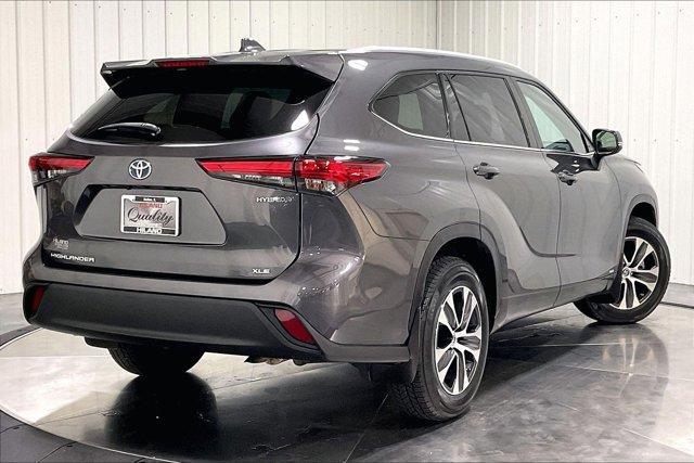 used 2022 Toyota Highlander car, priced at $39,975