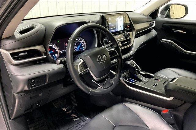 used 2022 Toyota Highlander car, priced at $39,975