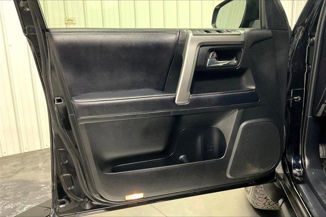 2019 Midnight Black Toyota 4Runner