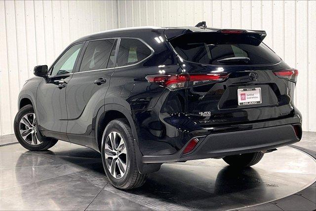 used 2024 Toyota Highlander car, priced at $42,975