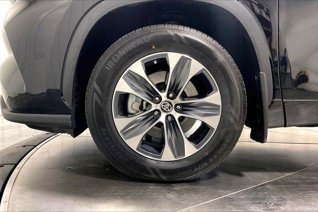 used 2024 Toyota Highlander car, priced at $42,975