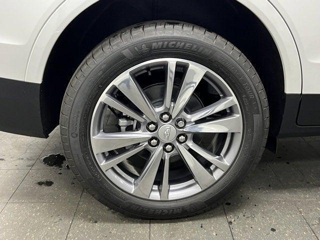 new 2025 Cadillac XT5 car, priced at $55,074