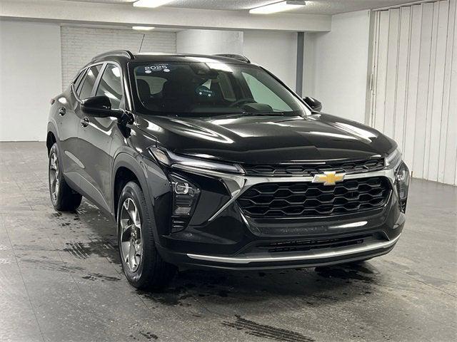 used 2025 Chevrolet Trax car, priced at $23,337