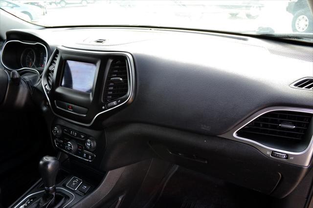 used 2019 Jeep Cherokee car, priced at $13,991