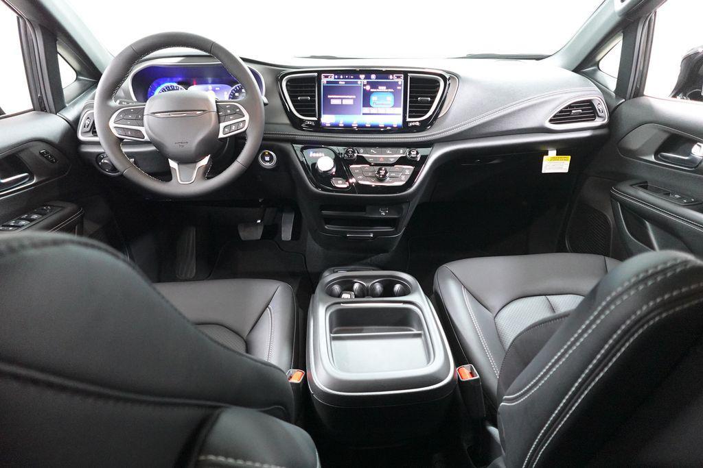 new 2027 Chrysler Pacifica car, priced at $45,091