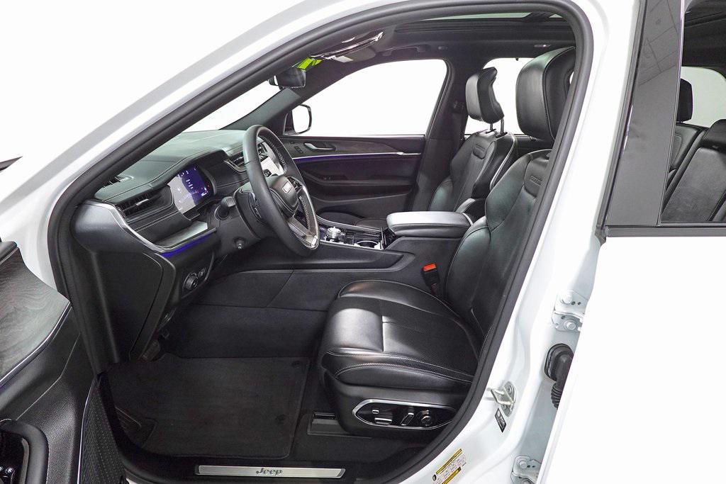 used 2024 Jeep Grand Cherokee car, priced at $40,991