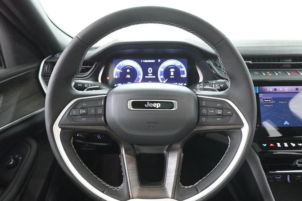 new 2026 Jeep Grand Cherokee car, priced at $39,782