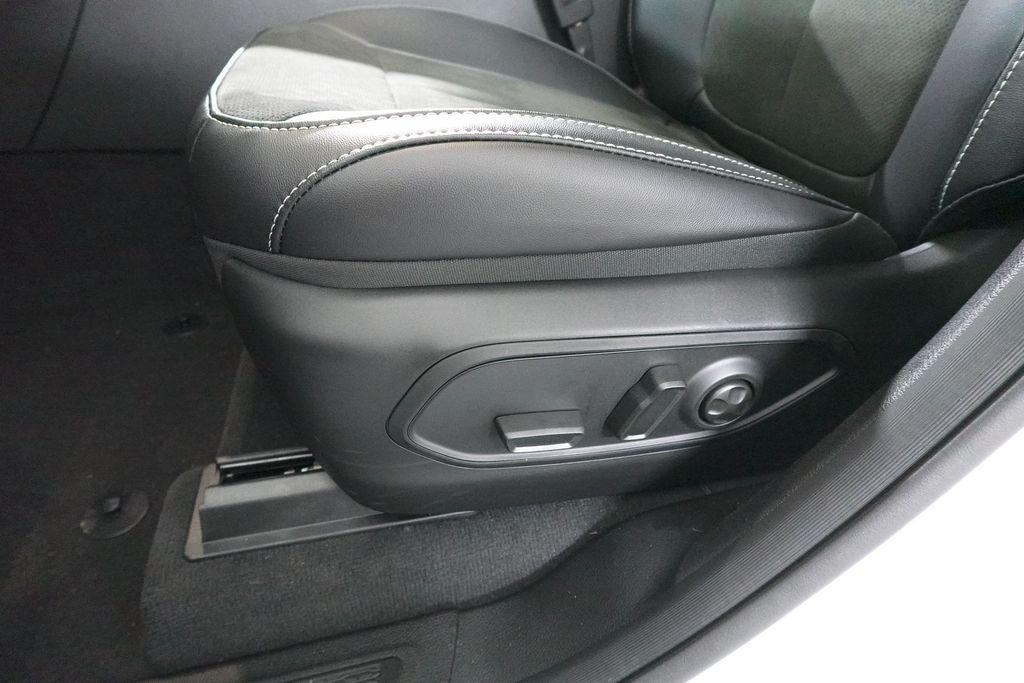 new 2026 Jeep Grand Cherokee car, priced at $39,782