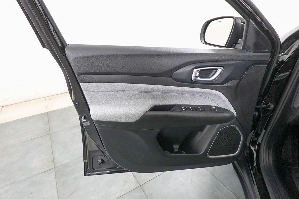 new 2026 Jeep Compass car, priced at $31,585