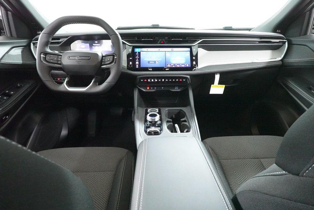 new 2026 Jeep Cherokee car, priced at $33,073