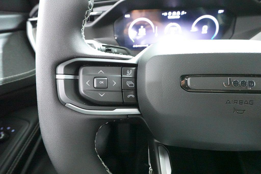 new 2026 Jeep Cherokee car, priced at $33,073