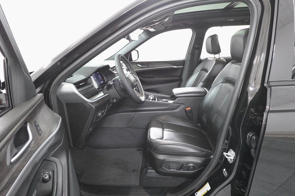 new 2025 Jeep Grand Cherokee L car, priced at $49,674