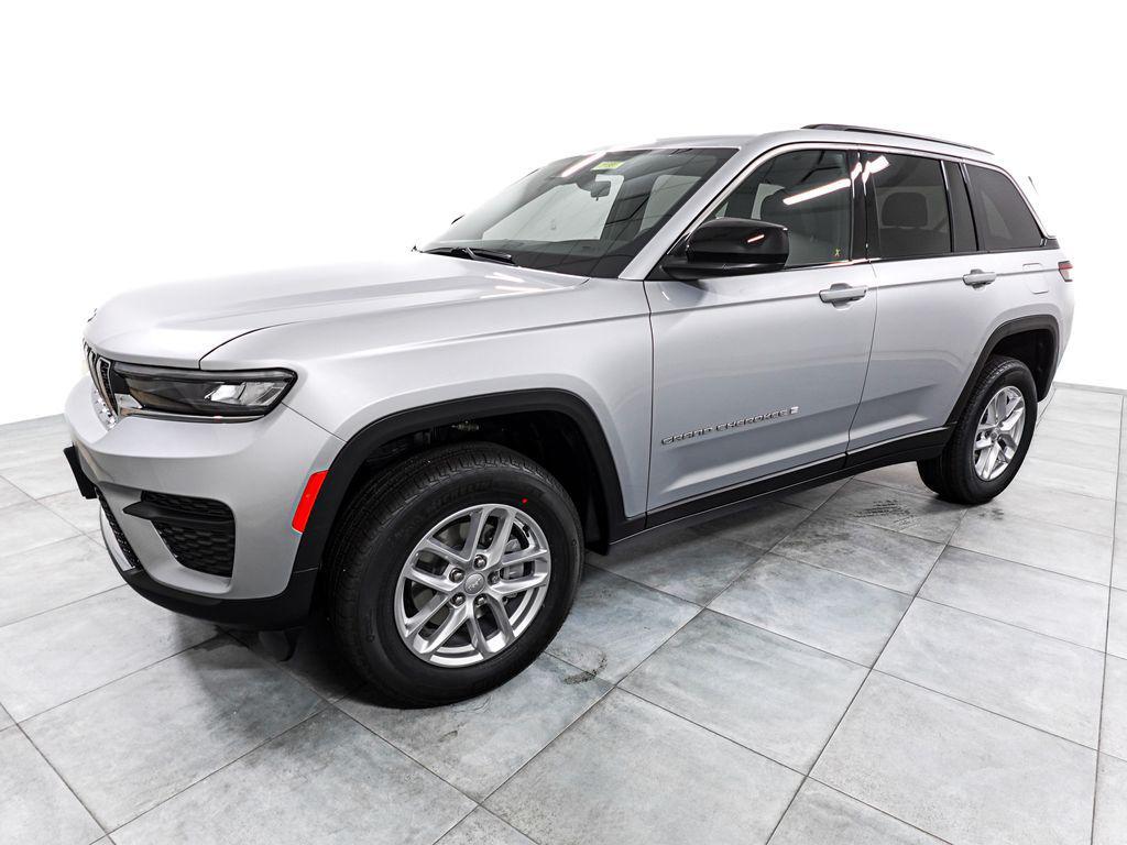 new 2026 Jeep Grand Cherokee car, priced at $39,536