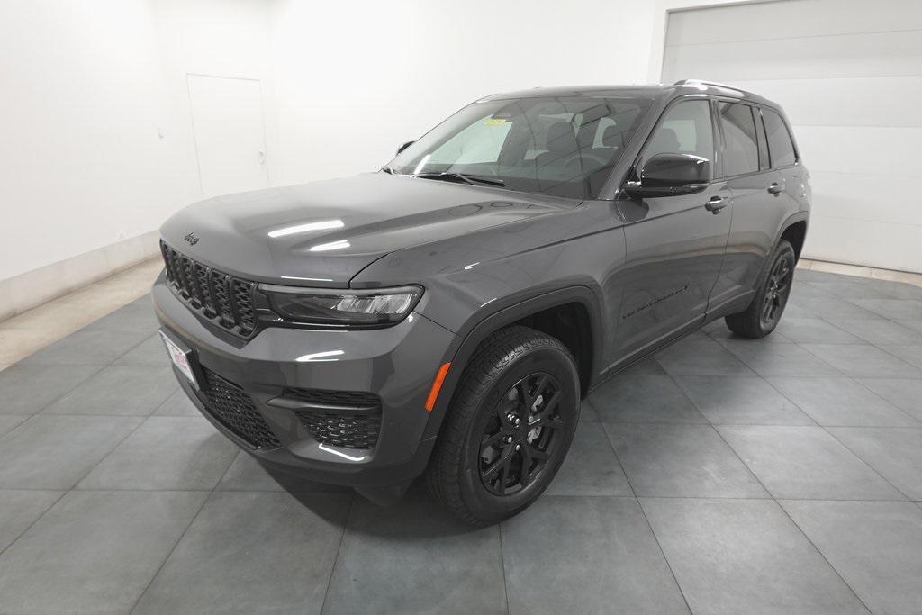 new 2025 Jeep Grand Cherokee car, priced at $46,230