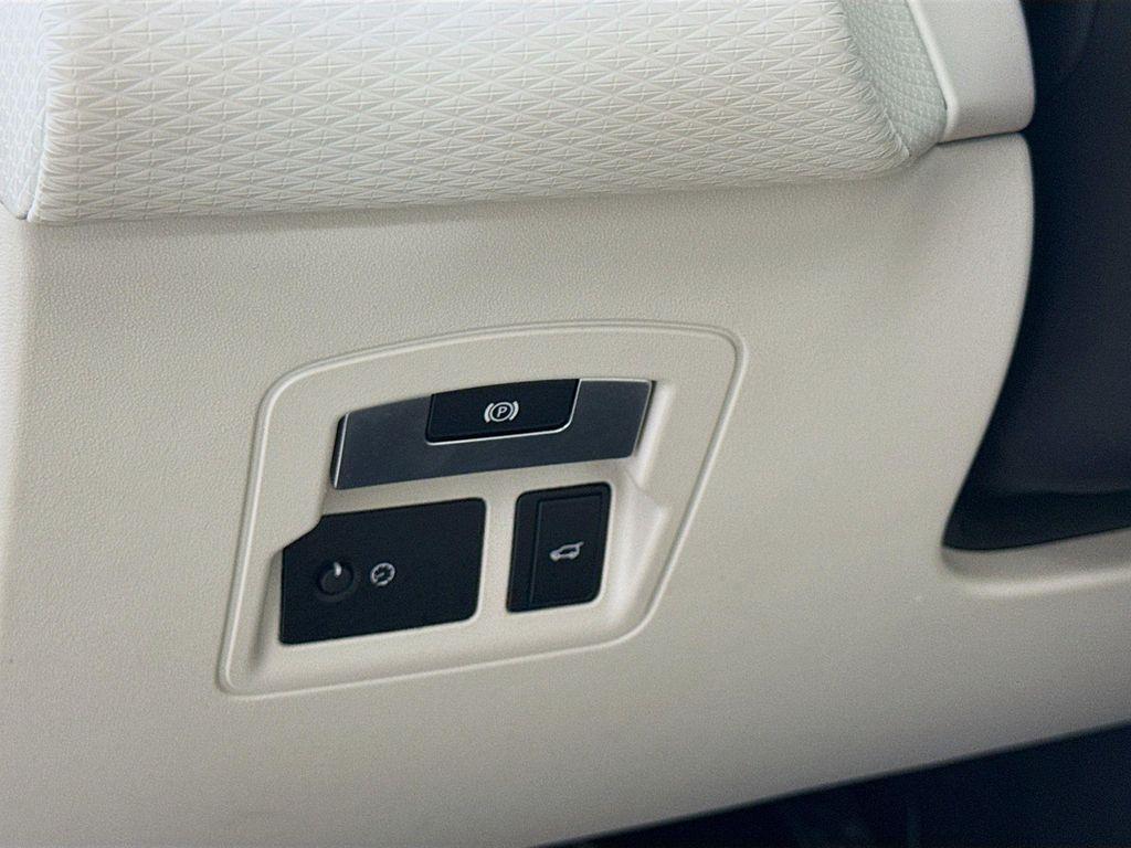 used 2020 Land Rover Range Rover Velar car, priced at $21,987