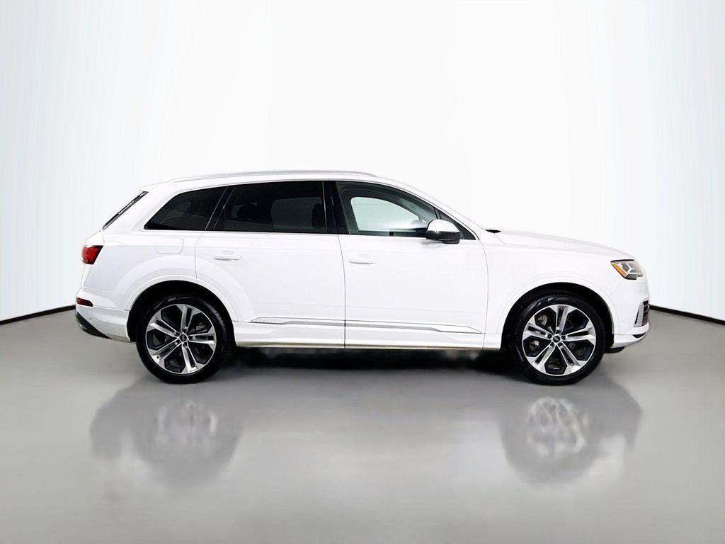 used 2022 Audi Q7 car, priced at $31,997