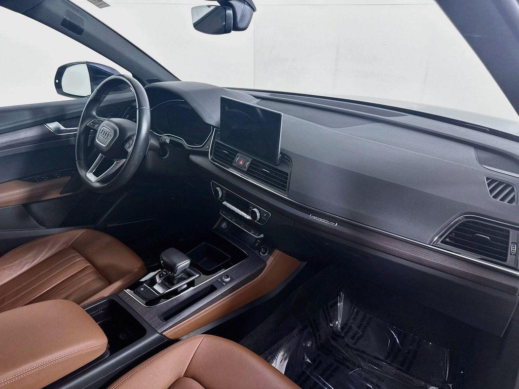 Audi Q5 view 28