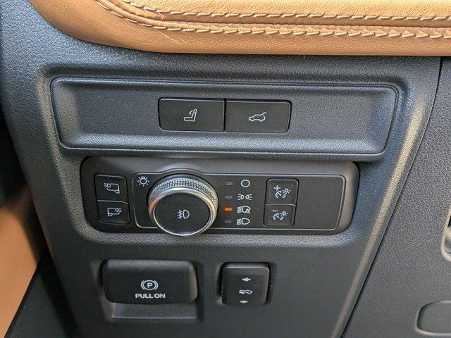 used 2022 Ford Expedition car, priced at $48,387